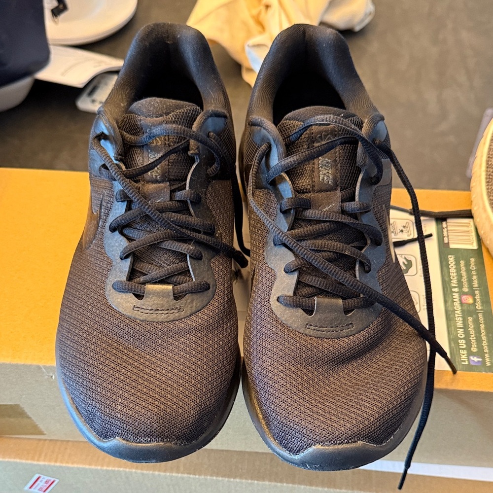 Nike Men's Black Athletic Shoes